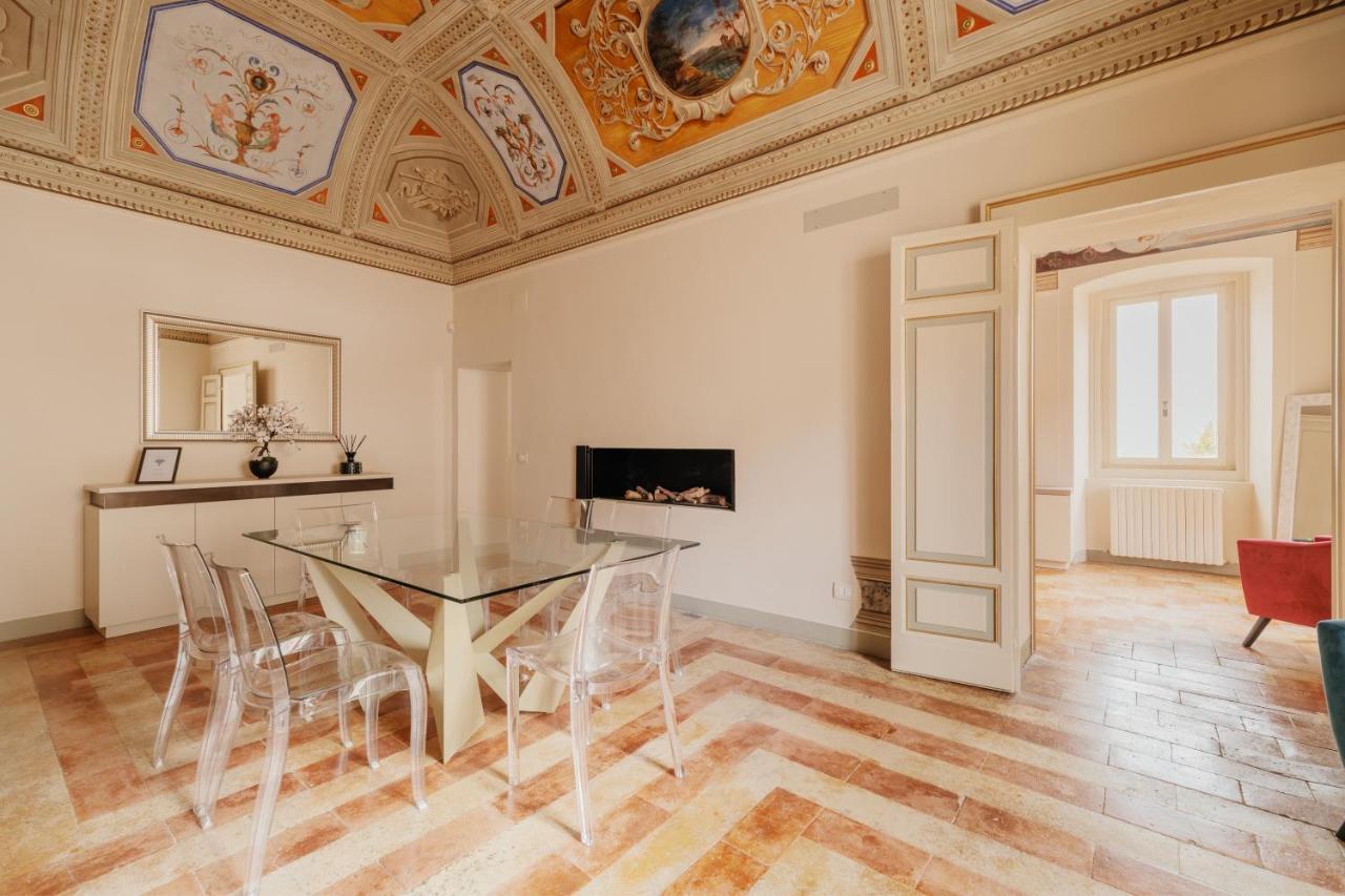 Sotto Gli Affreschi Del 1800 Con Colazione Inclusa Assisi Exterior photo